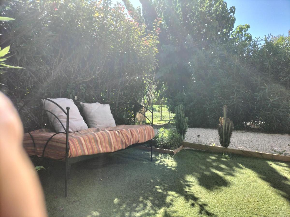 Maison Dans Une Residence De Vacances Gallargues-le-Montueux Dış mekan fotoğraf