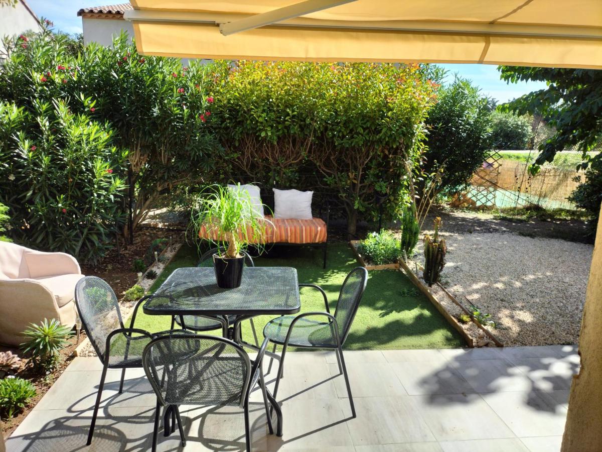 Maison Dans Une Residence De Vacances Gallargues-le-Montueux Dış mekan fotoğraf