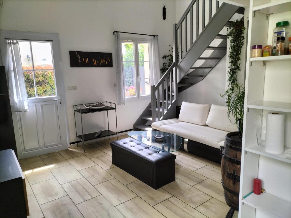 Maison Dans Une Residence De Vacances Gallargues-le-Montueux Dış mekan fotoğraf