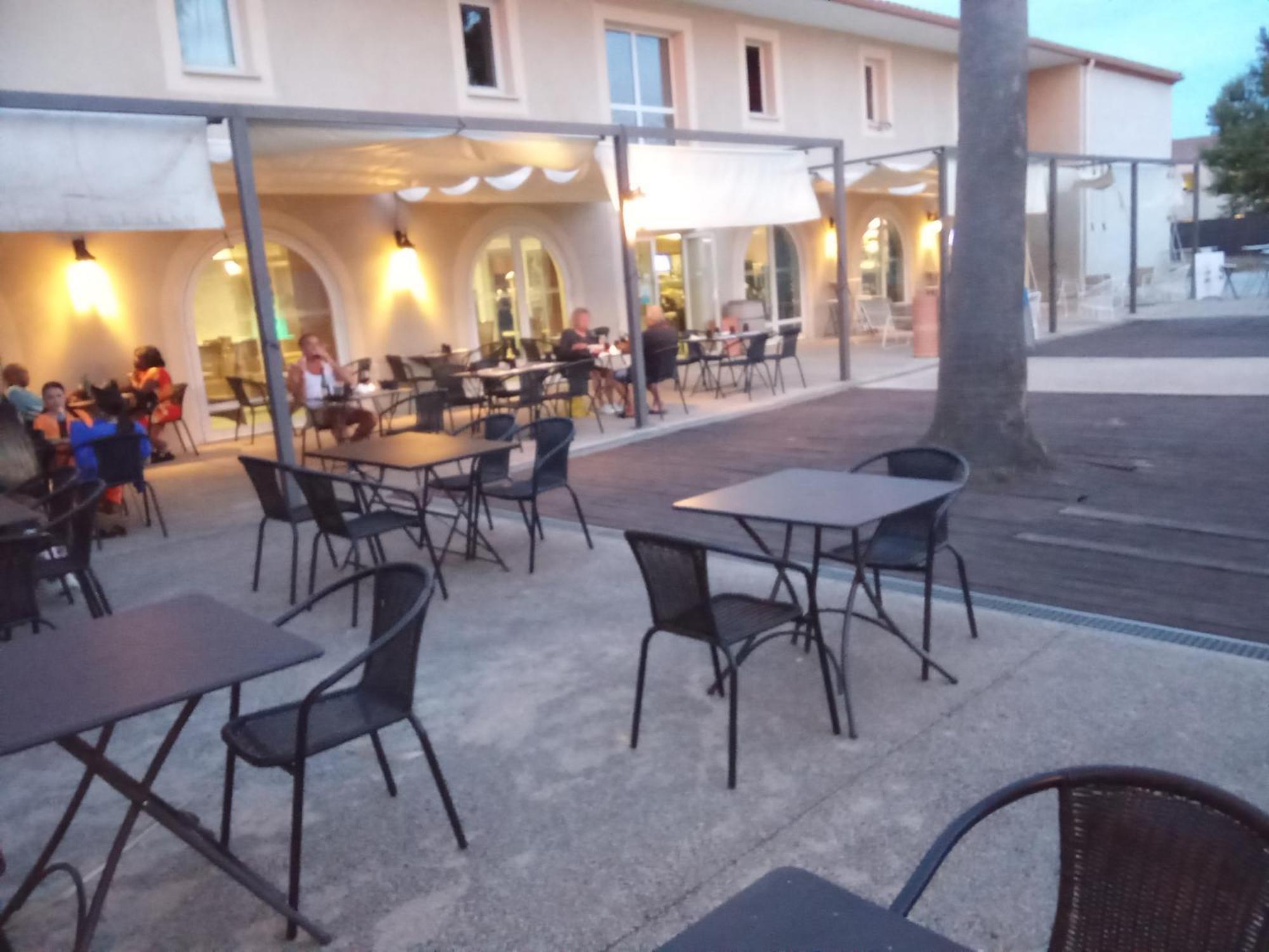 Maison Dans Une Residence De Vacances Gallargues-le-Montueux Dış mekan fotoğraf