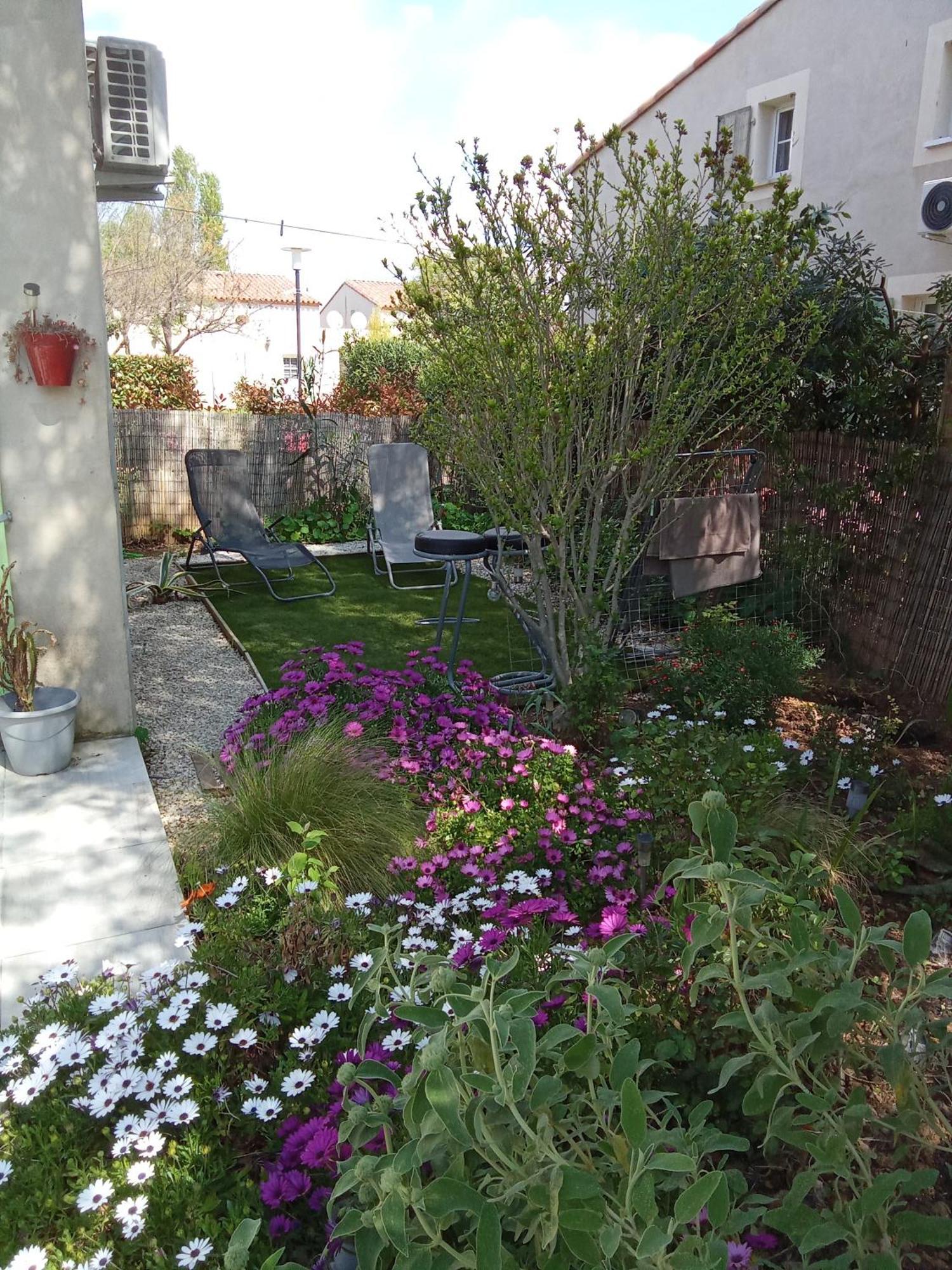 Maison Dans Une Residence De Vacances Gallargues-le-Montueux Dış mekan fotoğraf